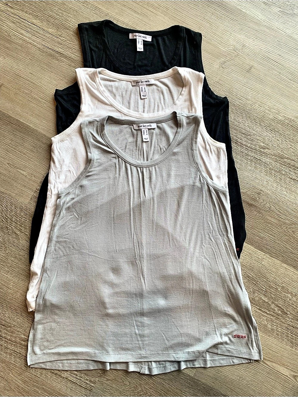 Peace Love World Audrey Rib Tank Tops
SZ Small
3-Pack Gray, White and Black